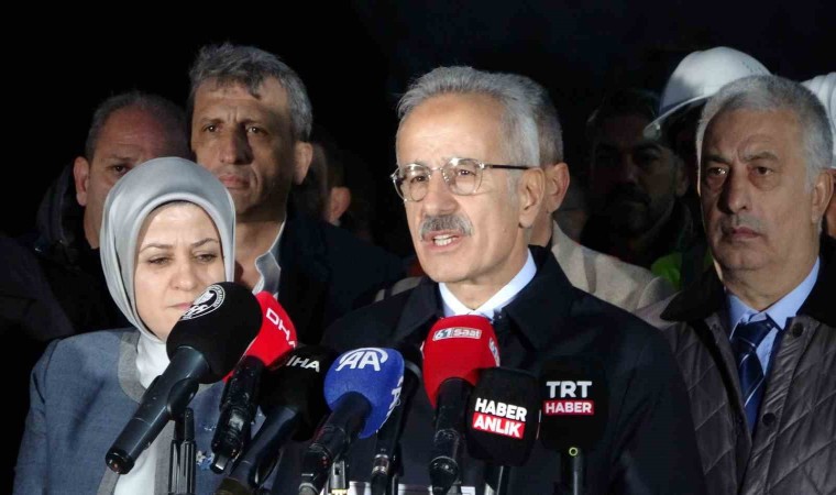 Bakan Uraloğlu, Kanuni Bulvarı-Değirmendere Bağlantı Yolu ve Değirmendere Tünellerinde incelemelerde bulundu