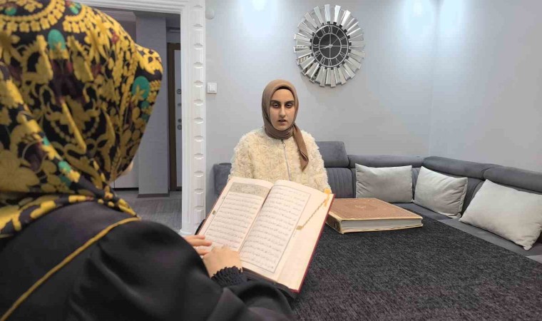 Görme engelli Medine hafızlık belgesini Cumhurbaşkanı Erdoğanın elinden almak istiyor