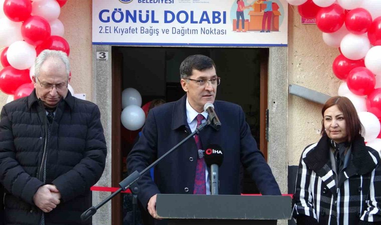 Kütahyada ihtiyaç sahipleri için Gönül Dolabı