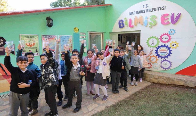 Marmariste minik eller toprakla buluştu