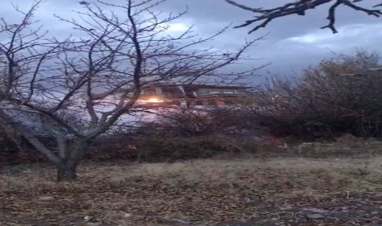 Meyve ağaçları tutuştu, yangının evlere sıçramasını ekipler önledi