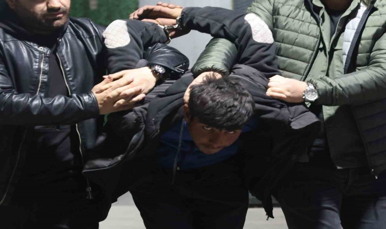 “Polisimizi seviyoruz” diyen firarinin yakalanma anına ait kamera görüntüsü ortaya çıktı