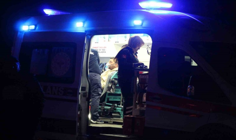 Sakaryada geri dönüşüm tesisinde yangın: 8 işçi dumandan etkilendi