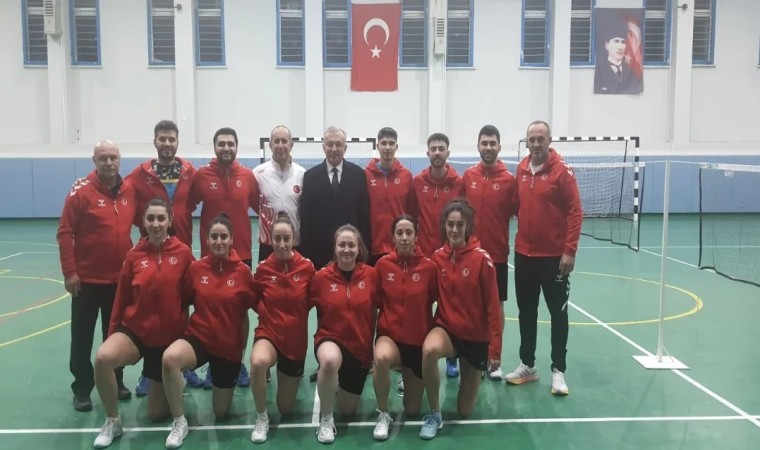 Türkiye Badminton Milli Takımı Avrupa Şampiyonası hazırlıklarını EBYÜde sürdürüyor