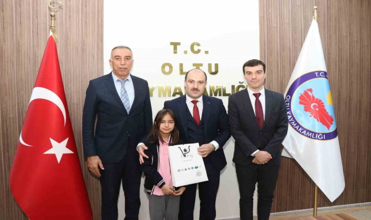 Afiş yarışmasında Oltuyu gururlandırdı