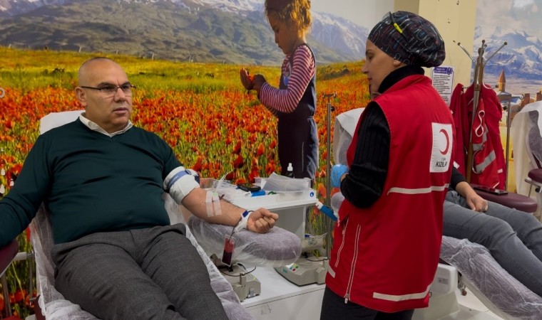 Ağrıda Birbirimize Candan Bağlıyız sloganıyla kan bağışı kampanyası düzenlendi