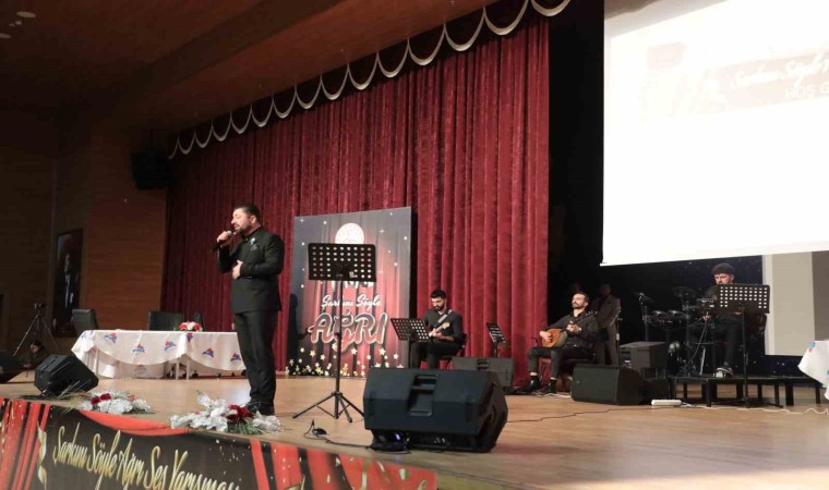 Ağrıda birbirinden güzel sesler sahnede yarıştı