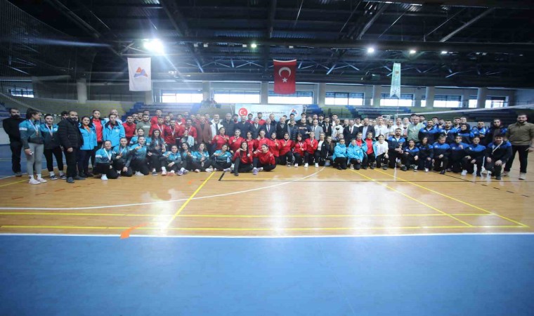 Ağrıda düzenlenen ÜNİLİG voleybol bölgesel lig müsabakaları sona erdi