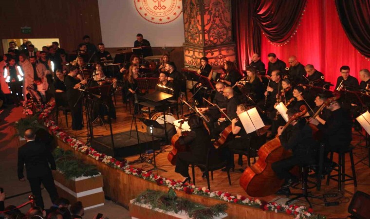 Anadolu Opera ve Bale Festivali kapsamında Şırnakta Şehr-i Nuh konseri düzenlendi