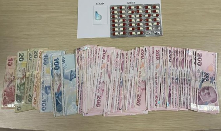 Antalyada 2 şüphelinin üzerinde uyuşturucu madde ele geçirildi