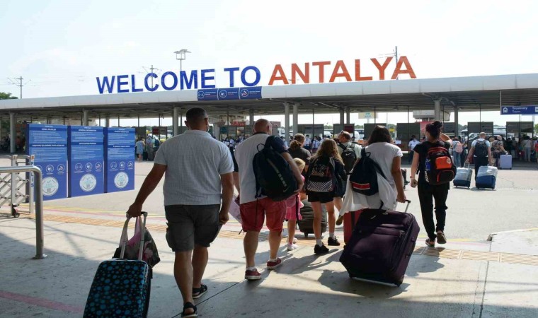 Antalyaya son 10 yılın ziyaret rekoru Rusya ve Almanyadan