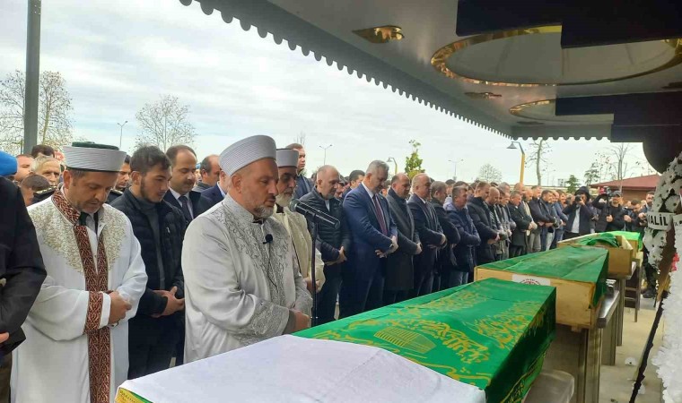 Arhavide yola gelen heyelanda hayatını kaybeden Giresunlu 4 genç son yolculuklarına uğurlandı