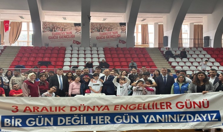 Aydın jandarması, Dünya Engelliler Gününde engelli bireyleri unutmadı