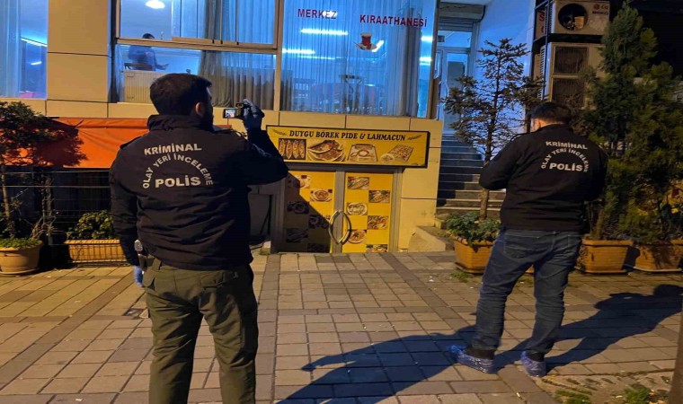 Bağcılarda kıraathanede oturan adama silahlı saldırı: 1 ölü