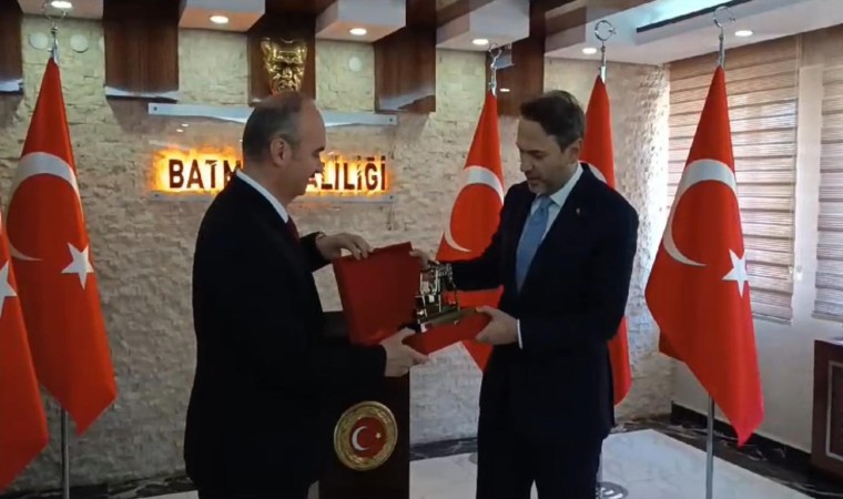 Bakan Bayraktar Batman Valiliğini ziyaret etti