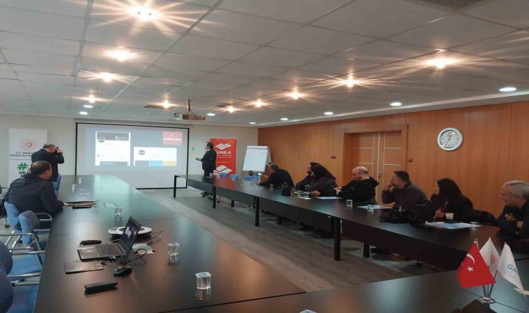 Balıkesirde yeni medyada dezenformasyonla mücadele bilgilendirme toplantısı düzenlendi