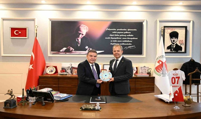 Başkan Böcek: “El ele verip Döşemealtını geliştireceğiz”