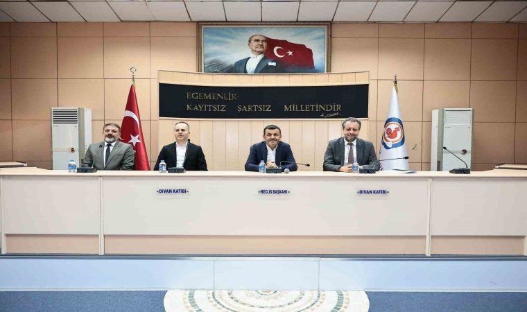 Başkan Çavuşoğlundan 85 mevsimlik işçiye daimi kadro