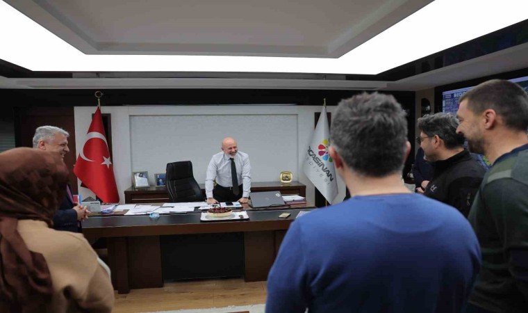 Başkan Çolakbayrakdara Mühendisler Günü Sürprizi