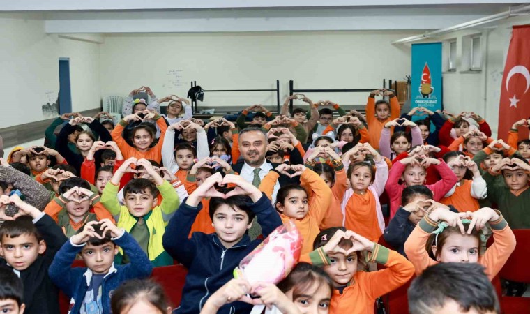 Başkan Toptaştan minik yüreklere destek