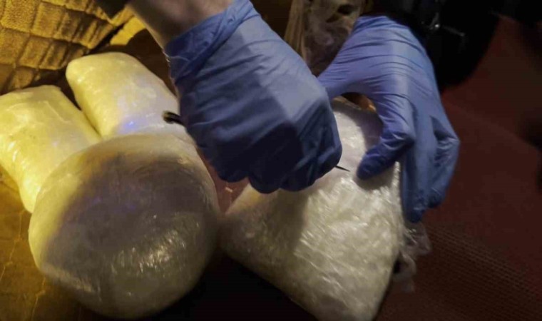 Batmanda 3 kilo metamfetamin ile yakalanan minibüsün sürücüsü tutuklandı