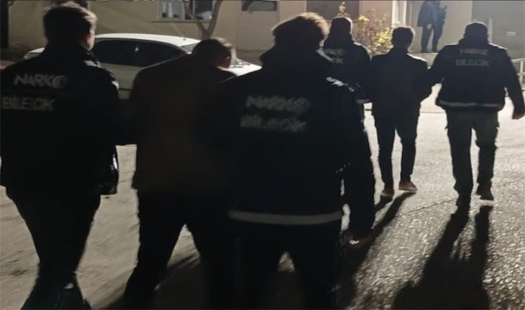 Bilecikte şüphe üzerine durdurulan araçta uyuşturucu çıktı, yakalanan 2 kişi tutuklandı