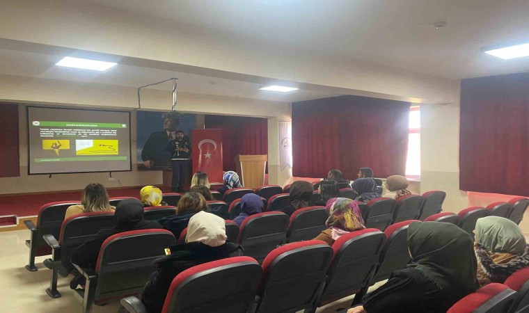 Çemişgezekte En İyi Narkotik Polisi Anne bilgilendirme çalışmaları yapıldı