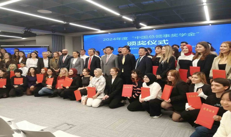 Çin Başkonsolosluğundan burs alan öğrenciler ödül töreninde bir araya geldi