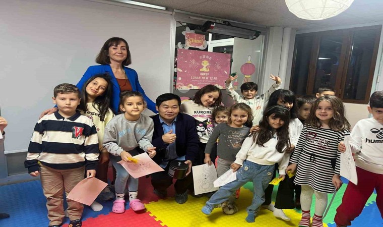 Çinli Mühendis Tao, bu kez de Daha Dün Annemizin şarkısını çaldı