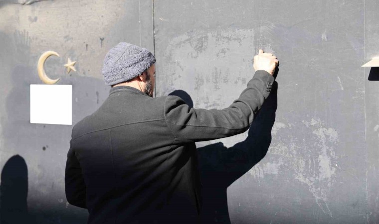 Denizlide terörden tutuklanan oğlu için büyükelçiliğe başvurdu