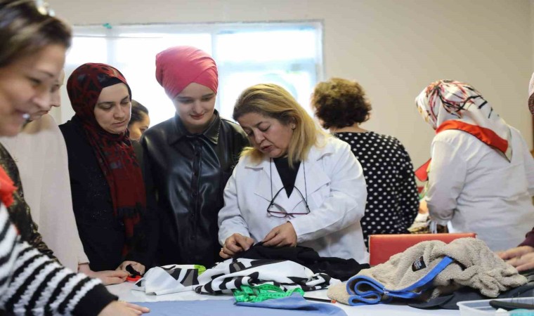 Depremin etkisini ORMEK kurslarında dikiş-nakış öğreterek atlattı
