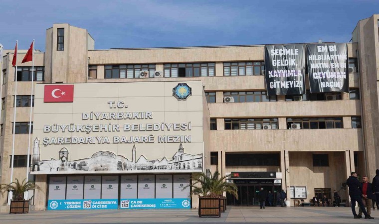 Diyarbakırda siyasi parti ve sendika temsilcilerinden DEM Partili belediyelere tepki