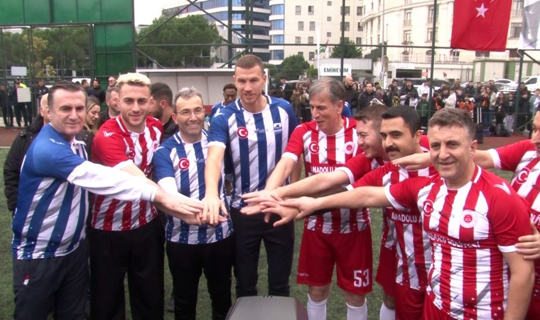 Edin Dzeko ile Barış Alper, Dünya Engelliler Günü için Pendikte sahaya çıktı