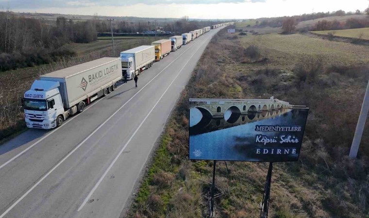 Edirne Hamzabeylide 35 kilometrelik tır kuyruğu