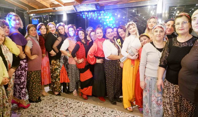 Edirnede kadınların Şalvar Gecesi renkli görüntülere sahne oldu