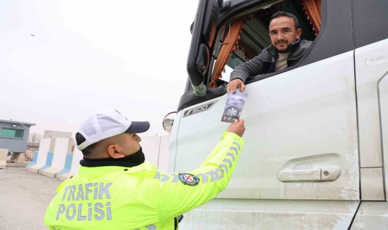 Elazığda trafik ekiplerinden kış lastiği denetimi