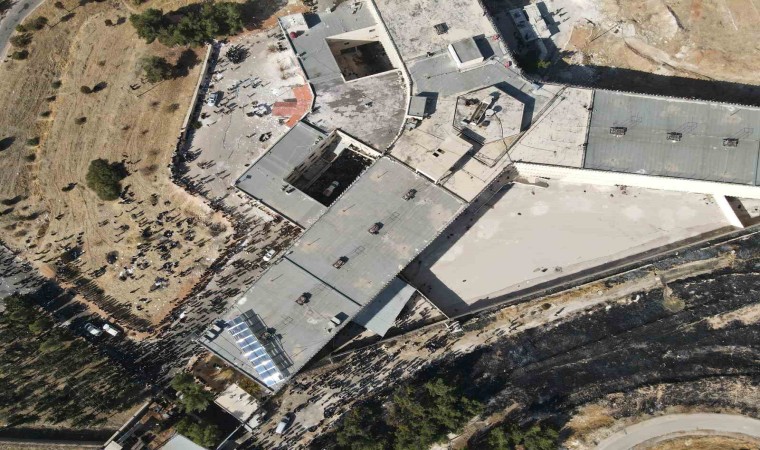 Esad rejiminin işkence merkezi Sednaya Hapishanesinde arama çalışmaları tamamlandı