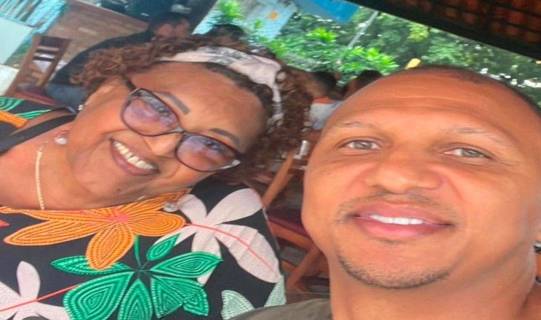 Eski Milli futbolcu Mehmet Aurelionun annesi hayatını kaybetti