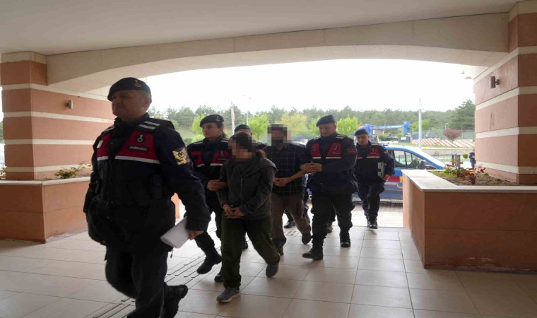 Evlerini kenevir serasına çevirdiler, kendilerini hastalığıma iyi geliyordu diyerek savundular