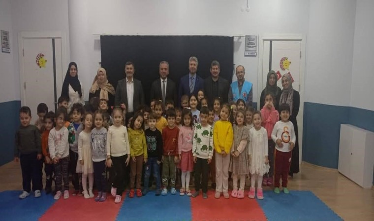 Genç gönüller, çocuk gönüllerle buluşuyor