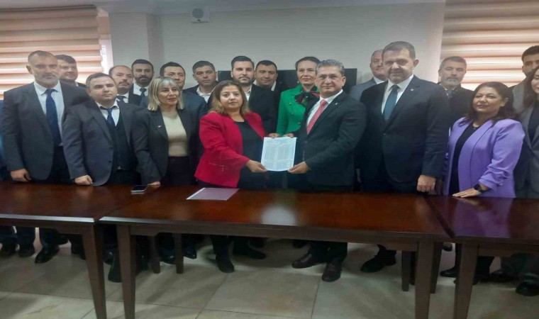 Haluk Laçin ve yönetimi mazbatalarını alarak göreve başladı