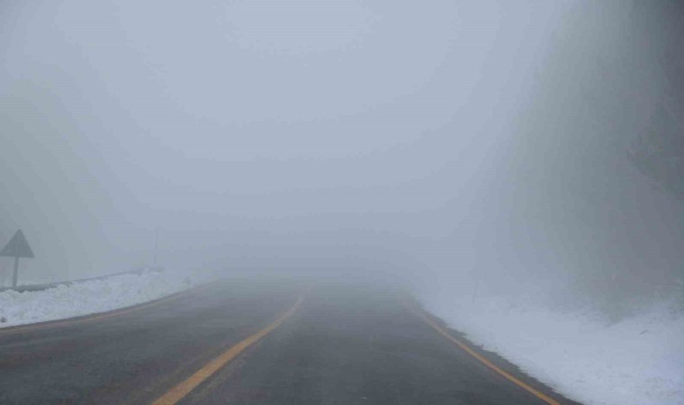 Ilgaz Dağında sis etkili oluyor: Görüş mesafesi 20 metreye kadar düştü