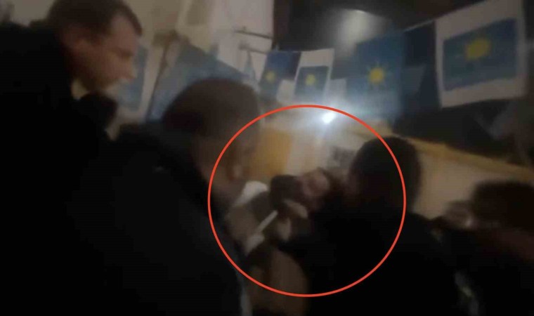 İYİ Parti Genel Başkanı Dervişoğlunun korumalarından basın mensuplarına sert müdahaleye tepki