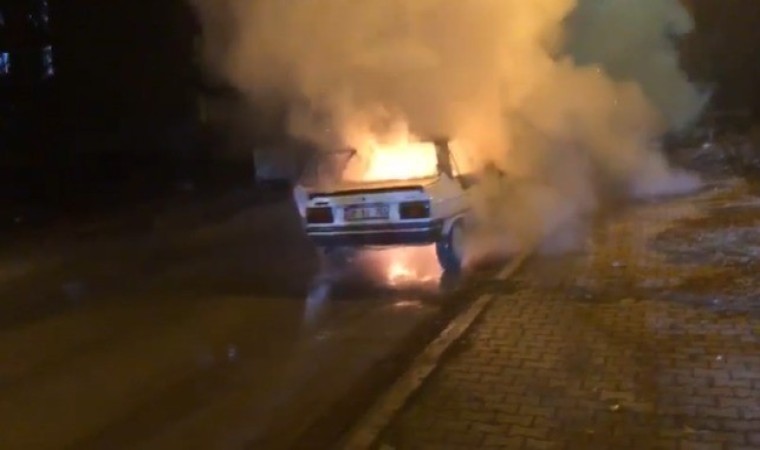Kahramanmaraşta otomobil yangını