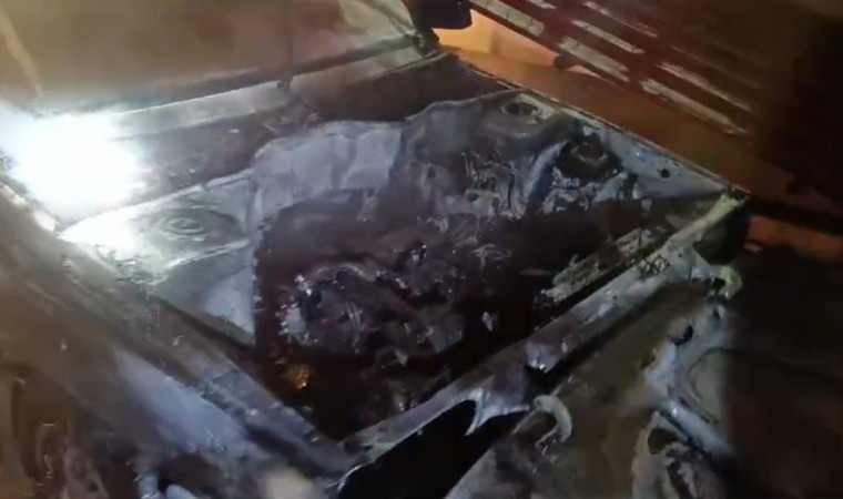 Kahramanmaraşta seyir halindeki otomobilde yangın