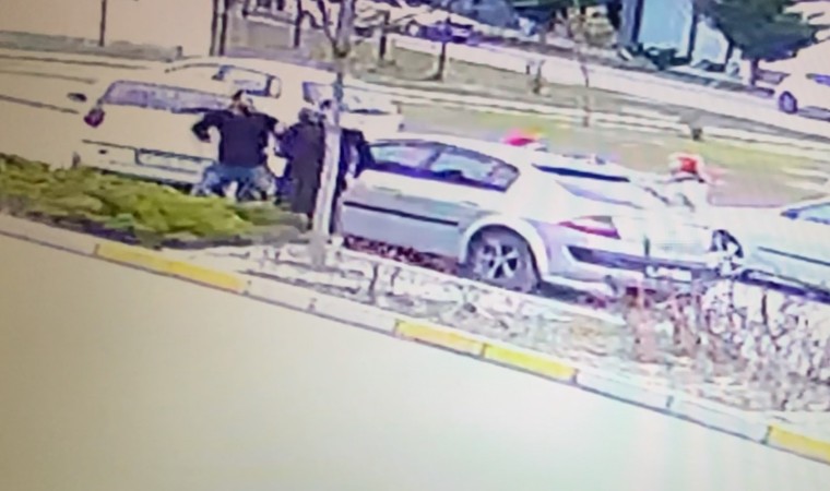 Kameraya yansıyan bıçaklamada ağır yaralanan şahıs öldü