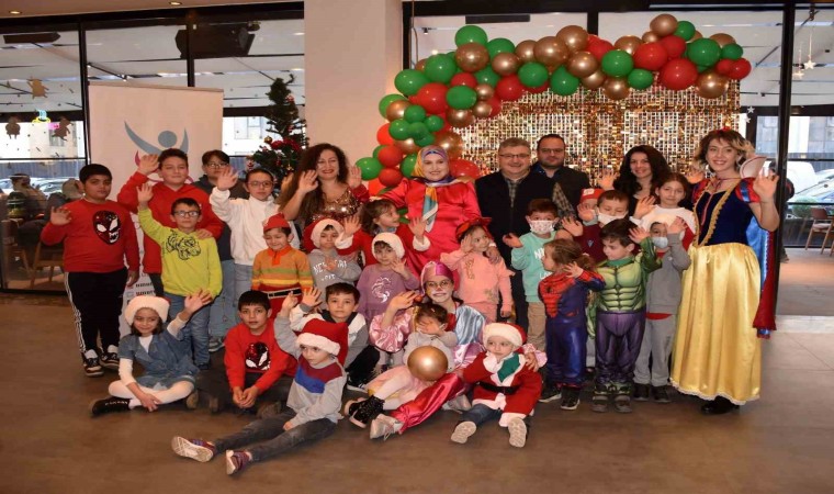 Kanser tedavisi gören çocuklar düzenlenen eğlence ile moral buldu