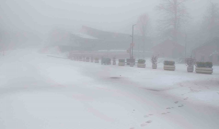 Kartepede kar yağışı etkili oluyor