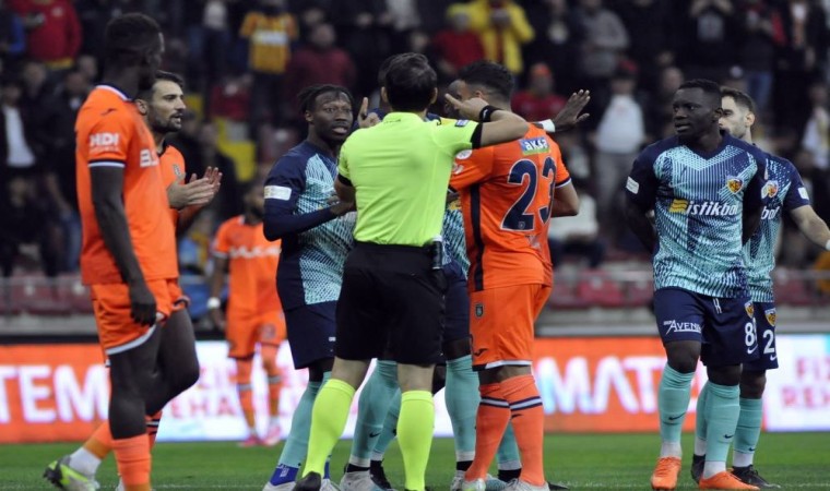 Kayserisporun 16 maçında 12 hakem düdük çaldı