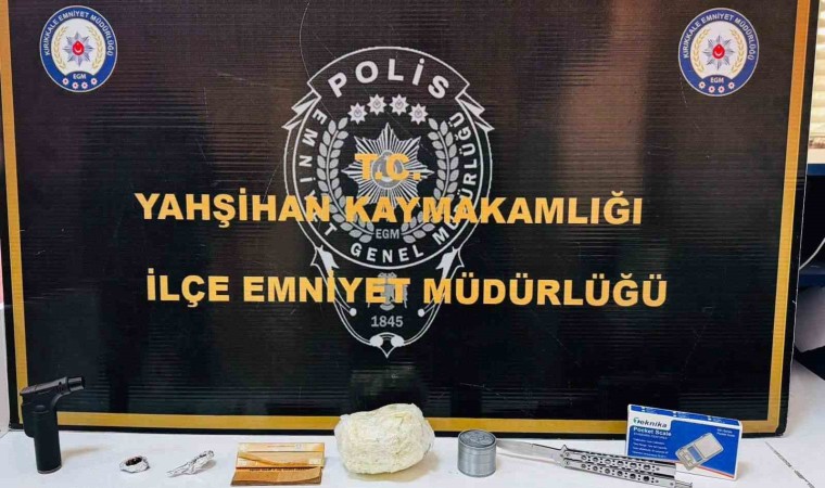 Kırıkkalede durdurulan araçtan uyuşturucu çıktı: 4 gözaltı